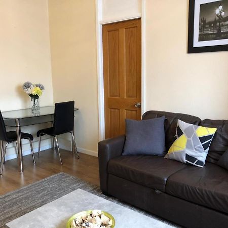 Entire Flat Very Comfortable 1 Bedroom London Eksteriør billede