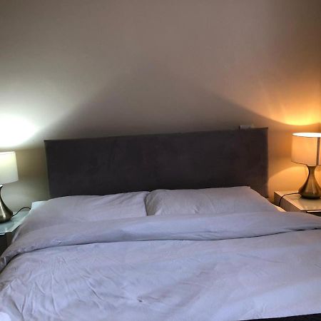 Entire Flat Very Comfortable 1 Bedroom London Eksteriør billede