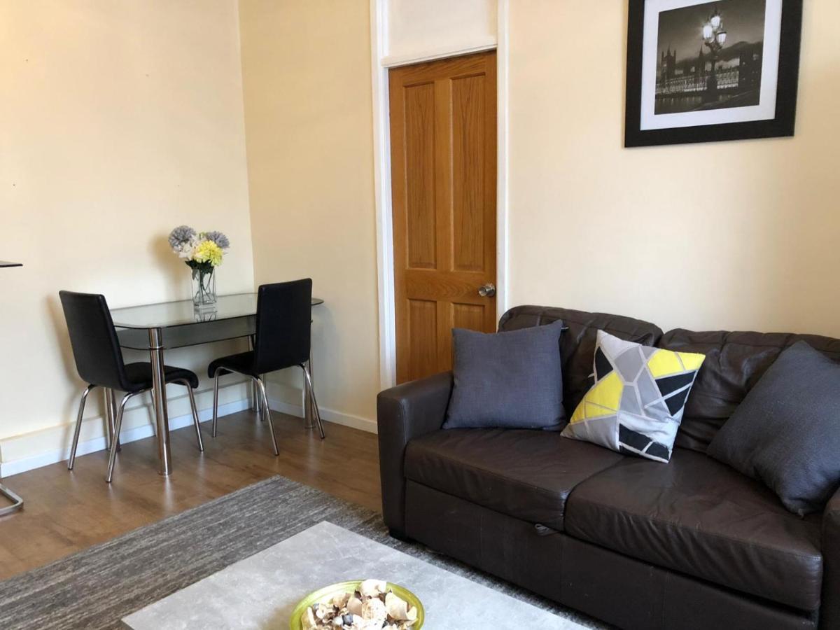 Entire Flat Very Comfortable 1 Bedroom London Eksteriør billede